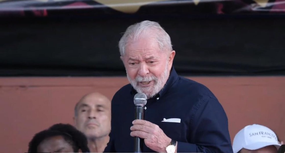 Falta de público obriga Lula a atrasar discurso em São Paulo