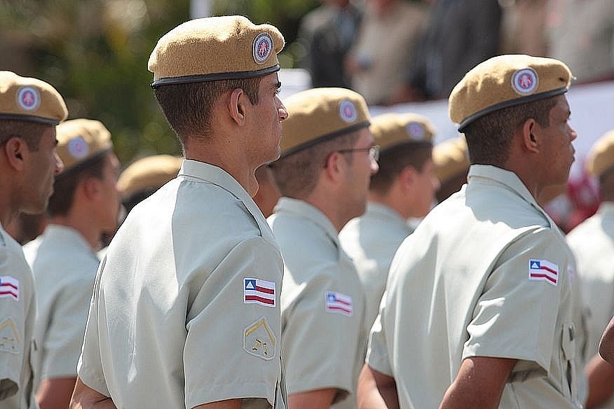 Especialistas em segurança e Defensoria Pública defendem uso de câmeras na farda