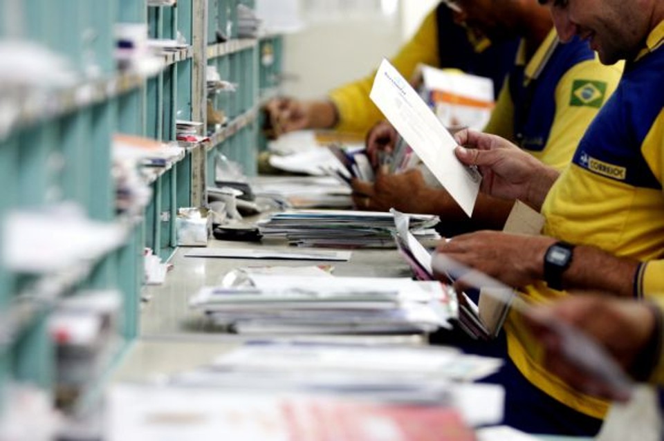 Correios reajustam valores para envio de cartas no Brasil e para o exterior