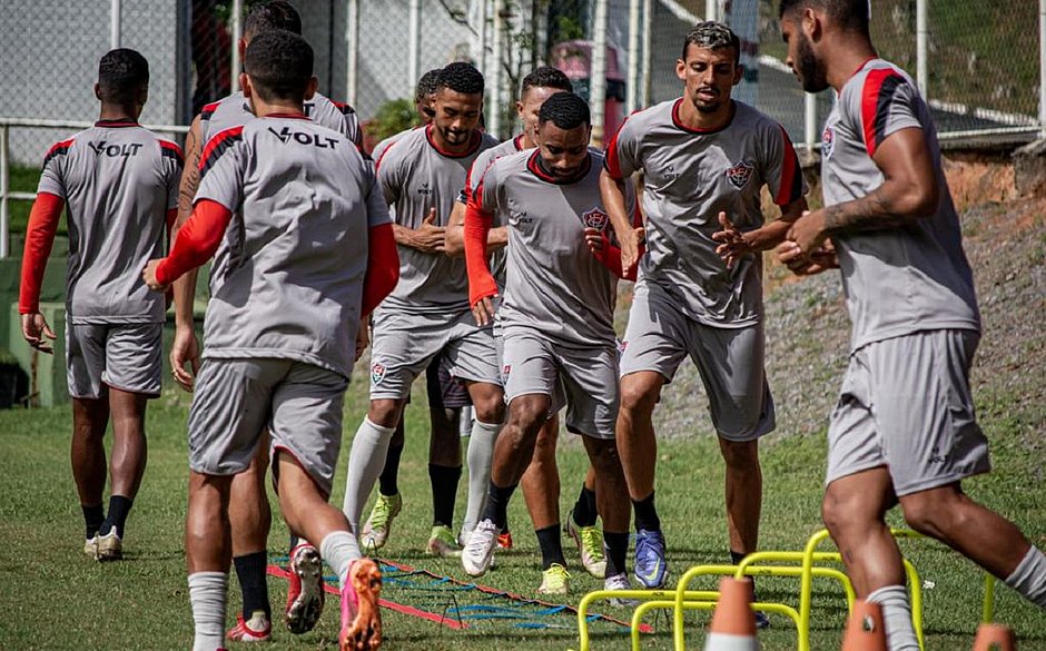 Com quatro baixas, Vitória começa preparação para jogo contra Aparecidense