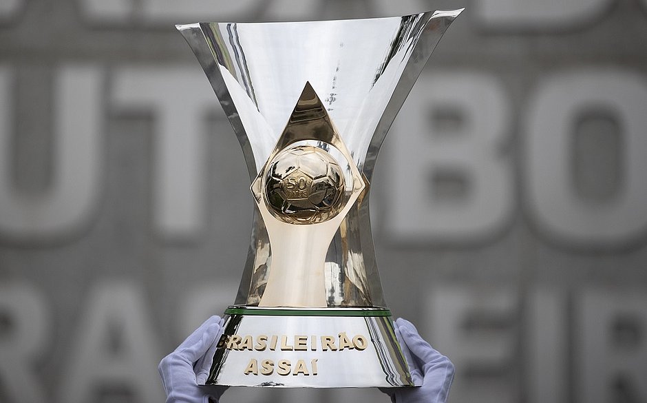 Clubes das Séries A e B assinam criação de nova liga de futebol