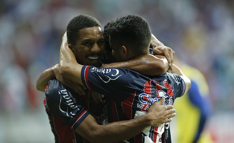 Guto elogia comportamento do Bahia e comemora poder ofensivo em goleada