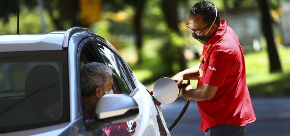 Petrobras lucra R$ 44,5 bi e anuncia R$ 48,5 bi em dividendos; Bolsonaro critica