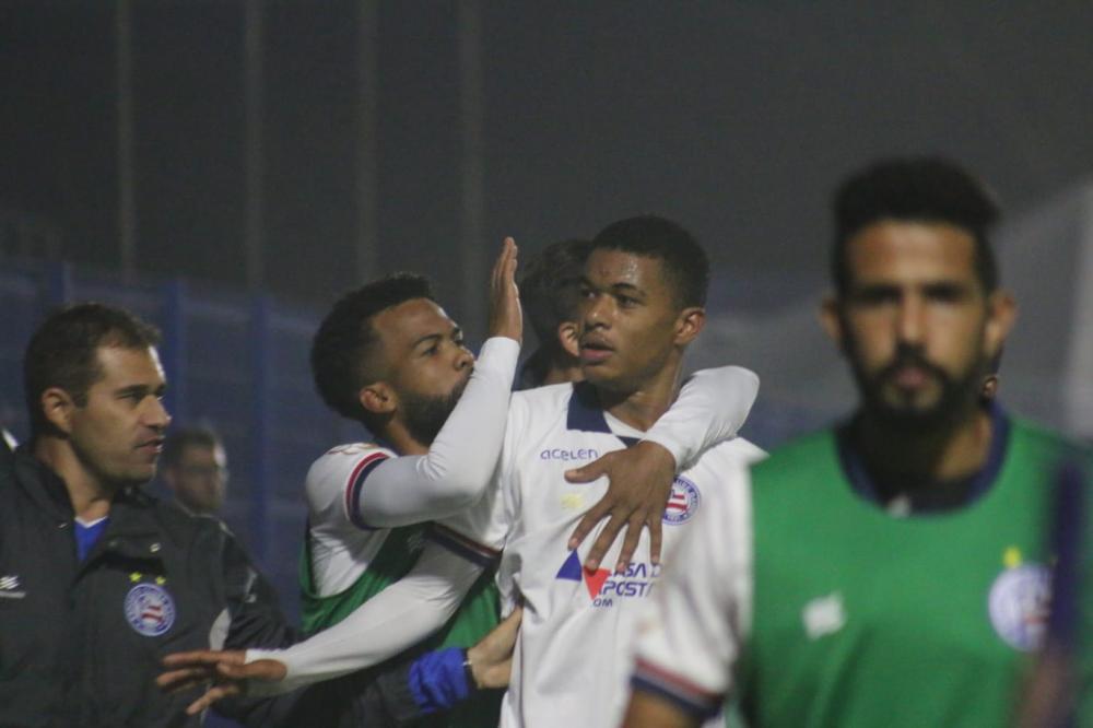 Bahia busca empate, supera o Azuriz nos pênaltis e avança na Copa do Brasil
