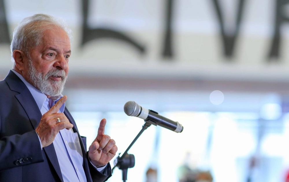 ‘Não adianta desconfiar da urna, Bolsonaro tem medo de ser preso’, diz Lula 