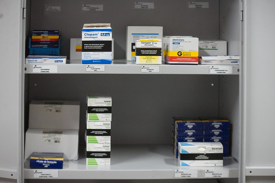 Tratamentos de doenças graves estão em risco por falta de medicamentos na Bahia