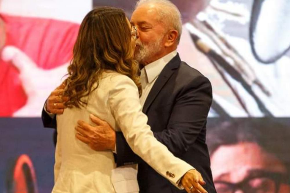 Web reage ao casamento de Lula e lança #CasamentoBandido