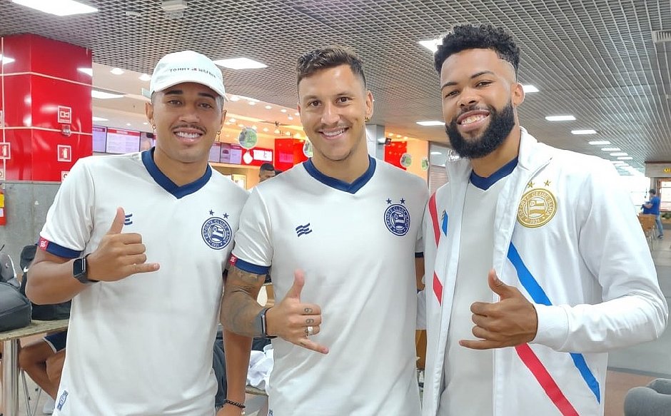 Desfalcado, elenco do Bahia embarca para enfrentar o Tombense