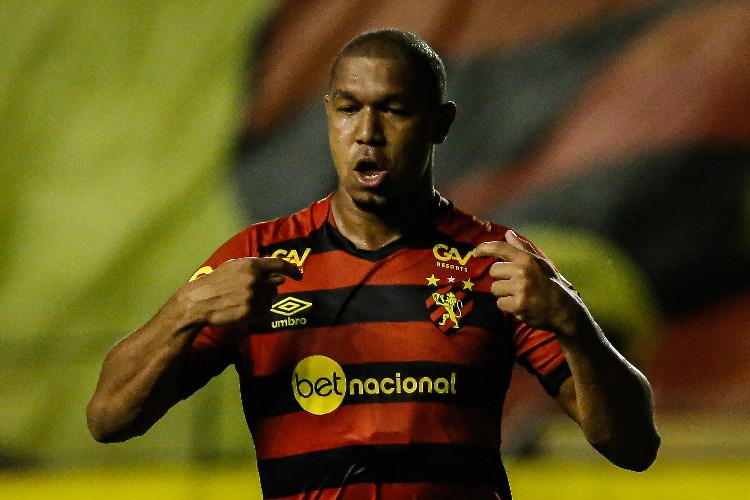 Vitória fecha com Rodrigão; jogador se apresenta na sexta
