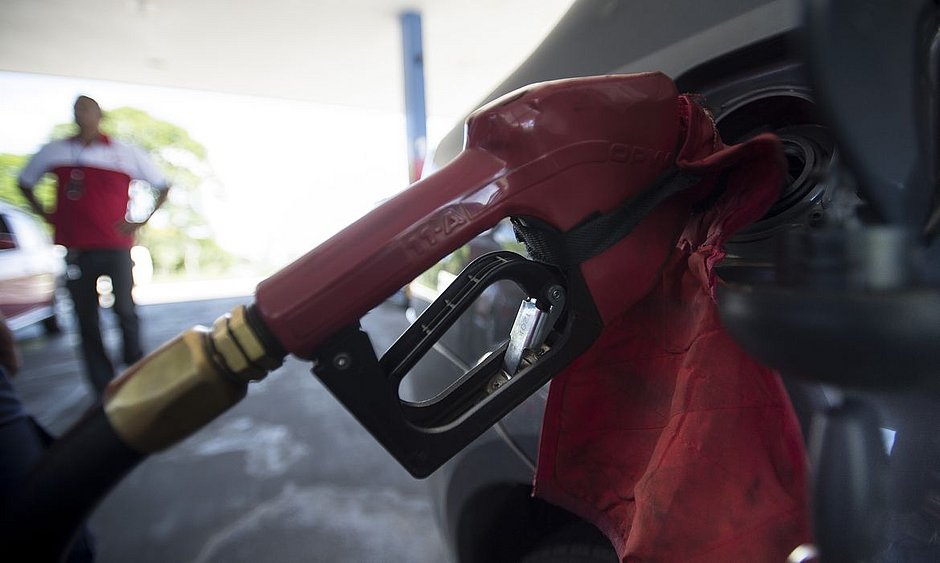 Brasil tem estoque de diesel suficiente para 38 dias sem importação, diz MME