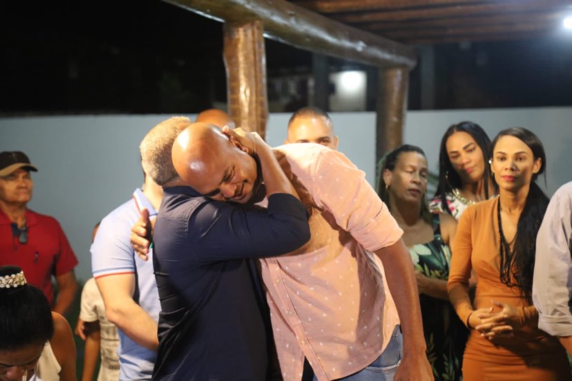 Neném de Dadinho celebra entrega de nova creche de Malhadas 