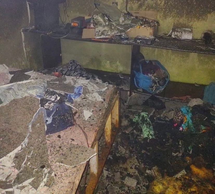 PM resgata cinco crianças de casa em chamas em Imbassaí