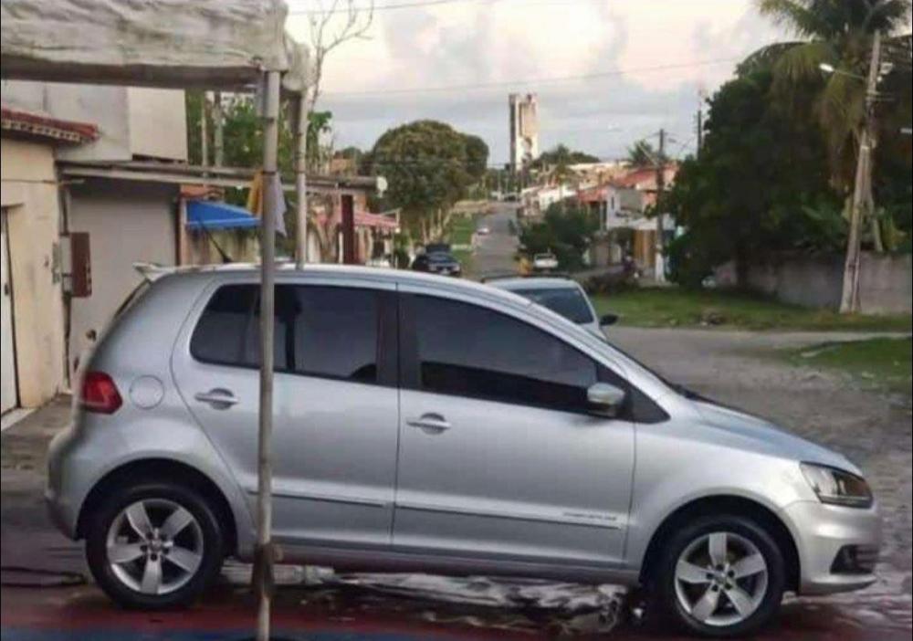 Homem tem carro roubado na porta de casa em Dias d’Ávila