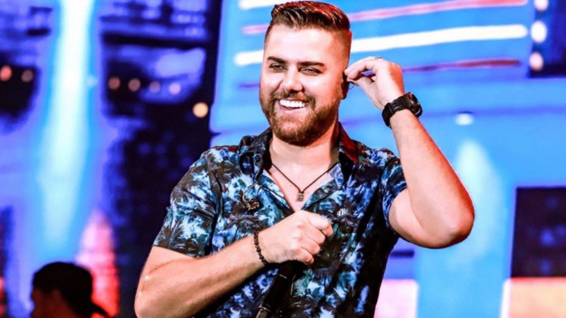 Zé Neto fratura três costelas e cancela agenda de shows