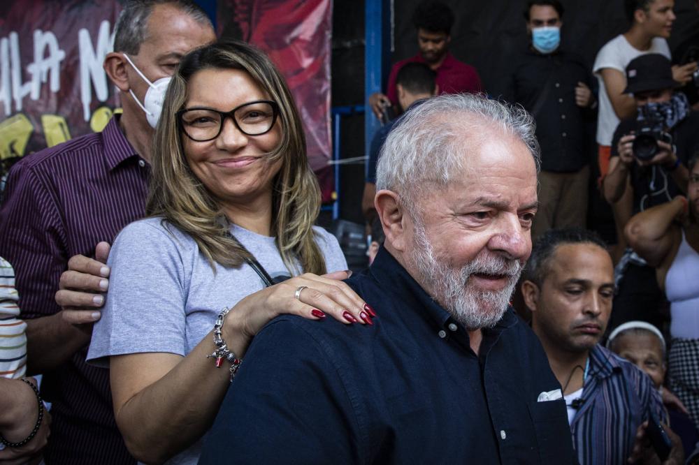 Lula e Janja são diagnosticados com Covid e estão em isolamento 