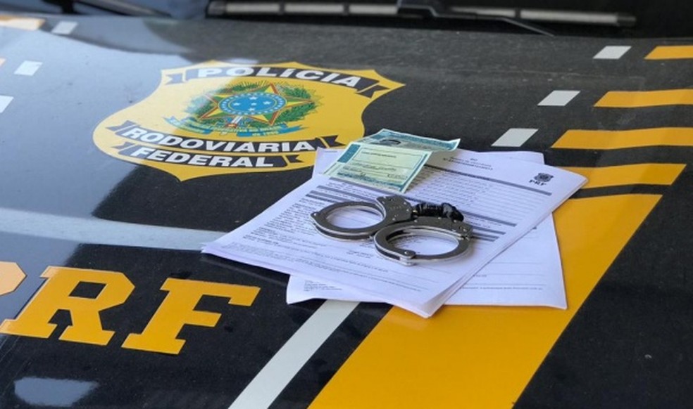 Homem é preso com CNH falsa na Bahia e confessa que comprou documento por R$ 2,6 mil