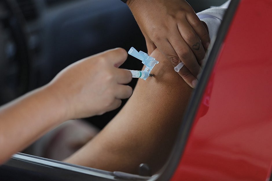 Covid-19: Salvador inicia aplicação da 4ª dose em pessoas com 50 anos ou mais