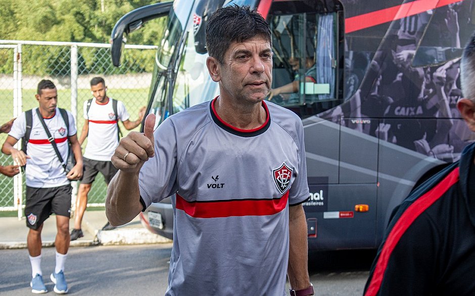 Fabiano Soares lamenta empate e se diz contente com desempenho do time