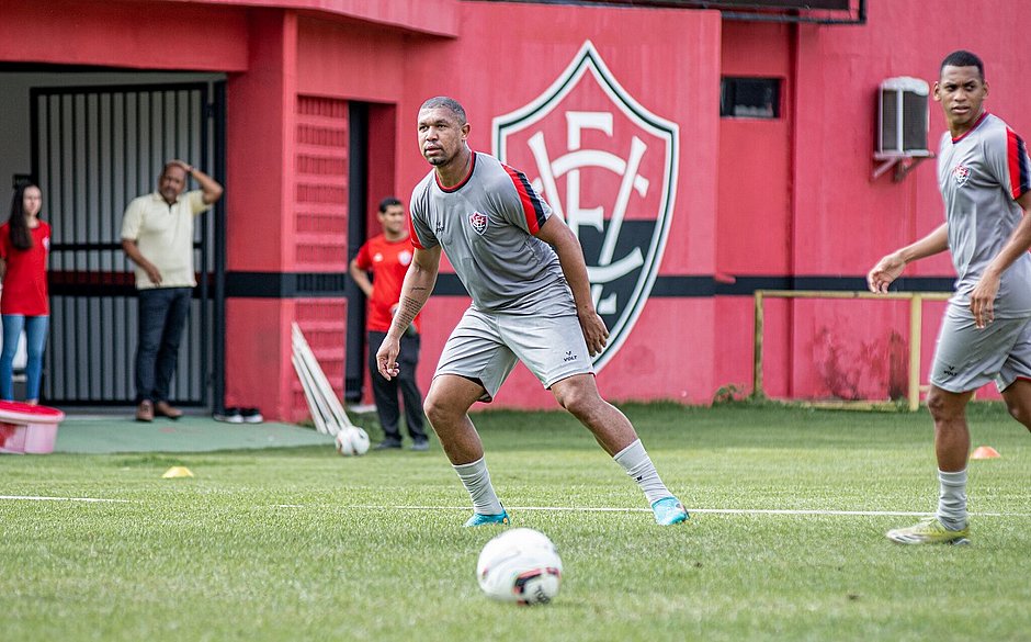 Rodrigão é esperança do Vitória para acabar com má fase da camisa 9