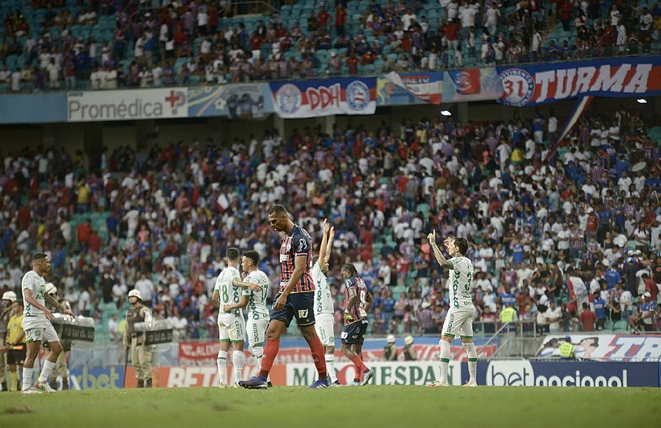 Bahia leva gol da Chape no início e perde a primeira como mandante na Série B