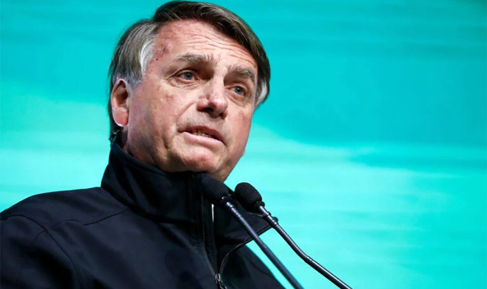 Bolsonaro “parabeniza” Fachin por “colaborar com narcotráfico”