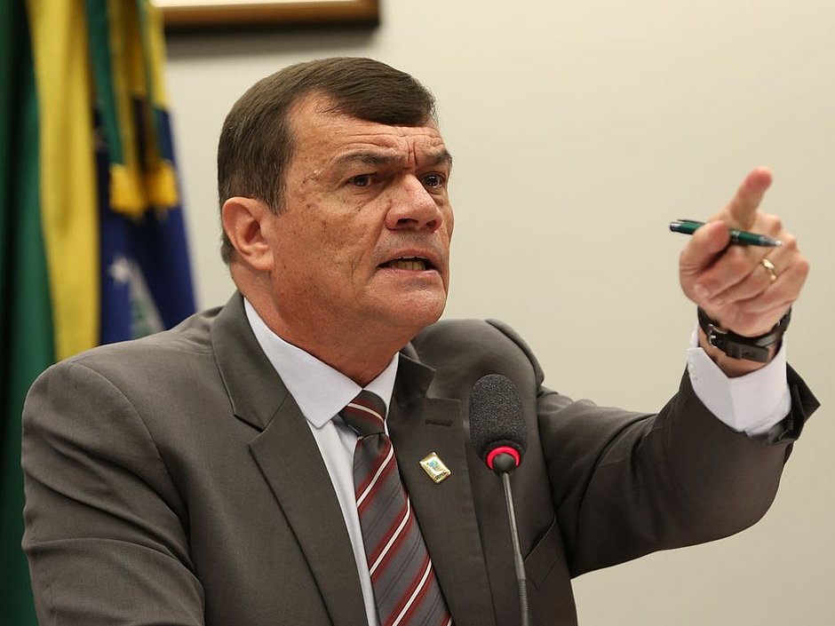 Ministro da Defesa diz ao TSE que vai indicar militares para fiscalizar urnas
