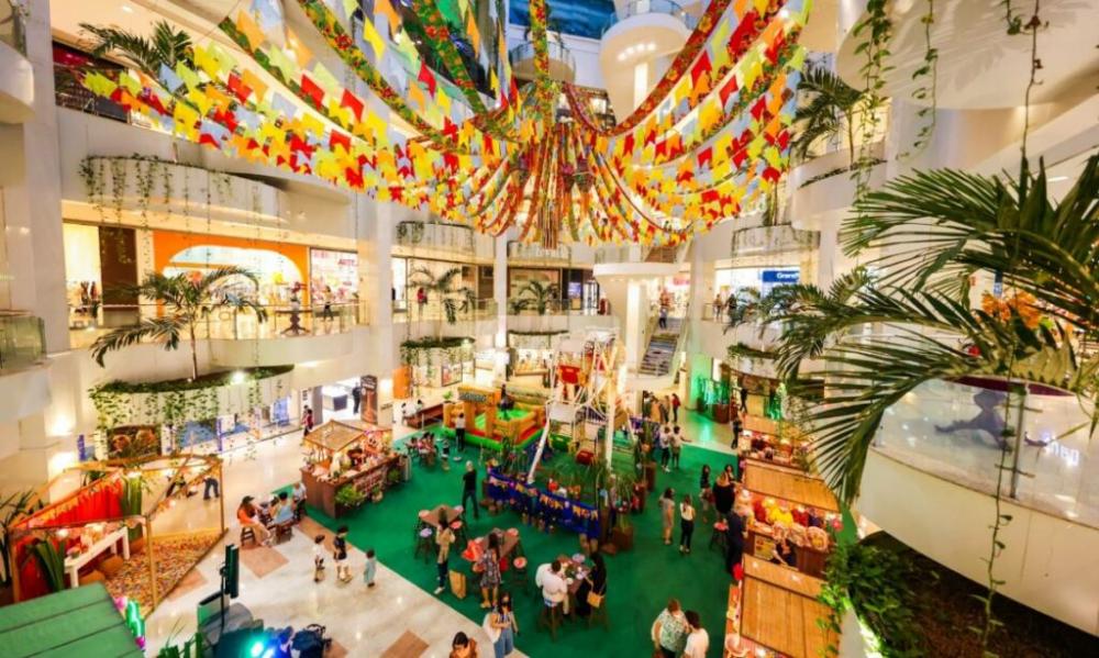 Veja funcionamento de shoppings durante feriado de São João