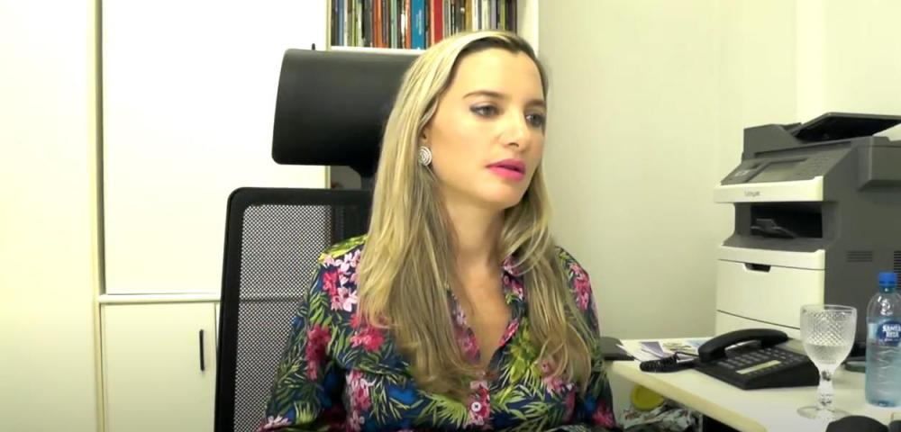 Justiça autoriza que menina impedida de abortar após estupro saia de abrigo e volte para mãe