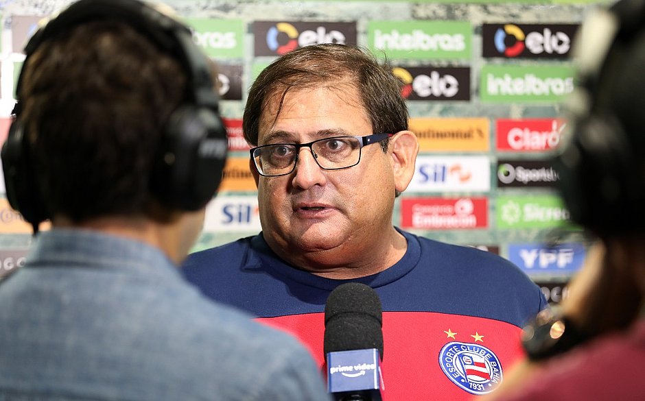 Bahia demite técnico Guto Ferreira após sequência de derrotas em casa