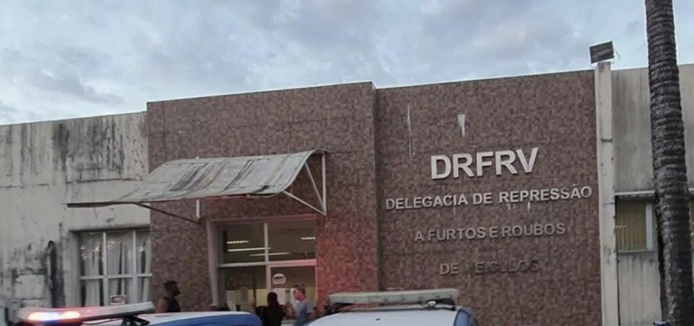 Presos quebram vaso sanitário e tentam fugir de cela em delegacia de Salvador