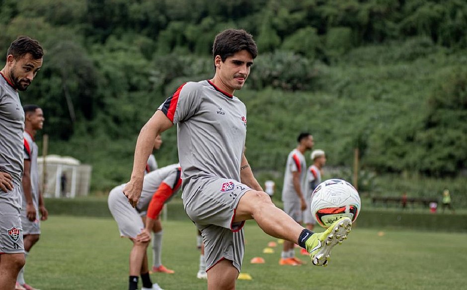 Após três meses na Toca, Gustavo Blanco pode estrear pelo Vitória