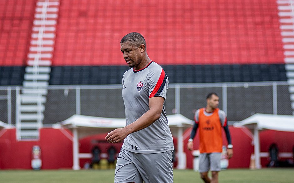 Rodrigão pode desfalcar o Vitória na reta final da primeira fase da Série C