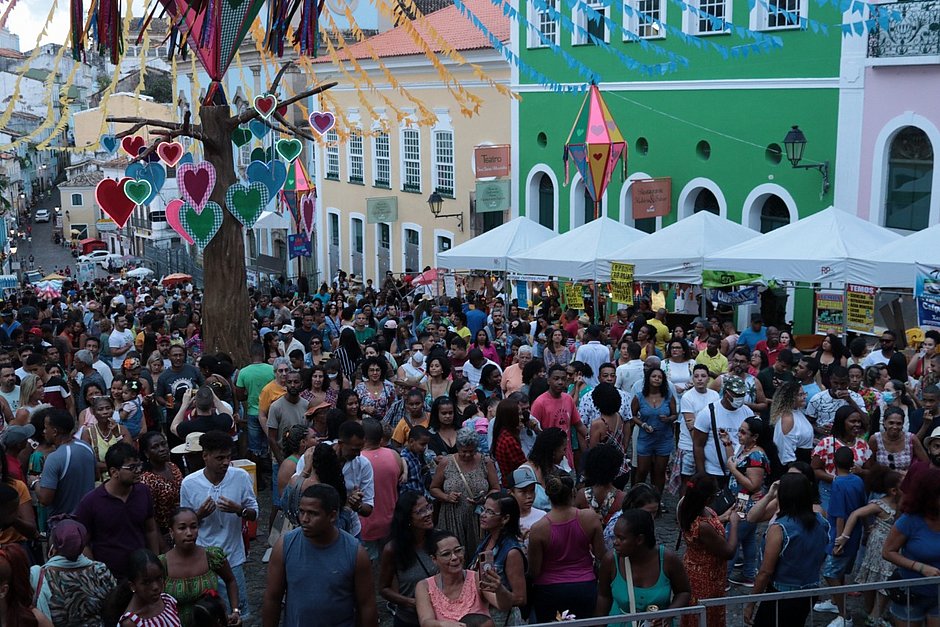 Após São João, casos de covid-19 disparam em cidades do interior