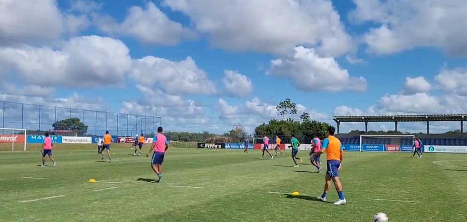 Sem Rodallega e com Marco Antônio, Bahia treina de olho no Vila Nova