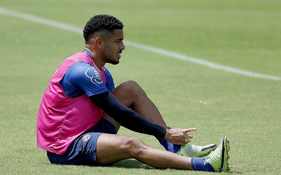 Matheus Bahia recebe o terceiro amarelo e desfalca o Bahia contra o Guarani