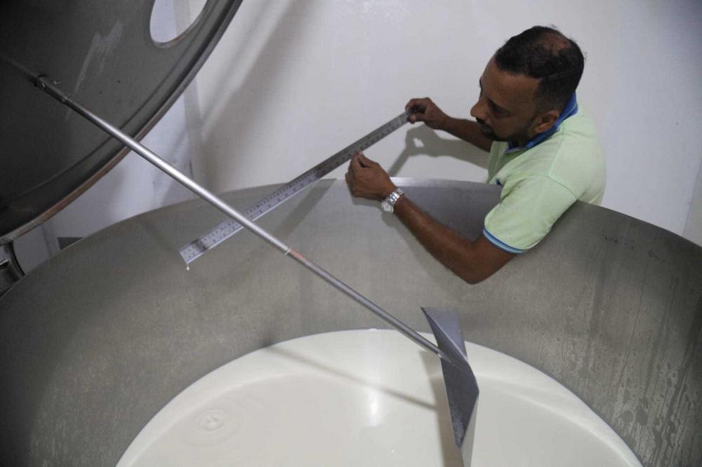 Produtores matenses firmam parceria para fornecimento de leite