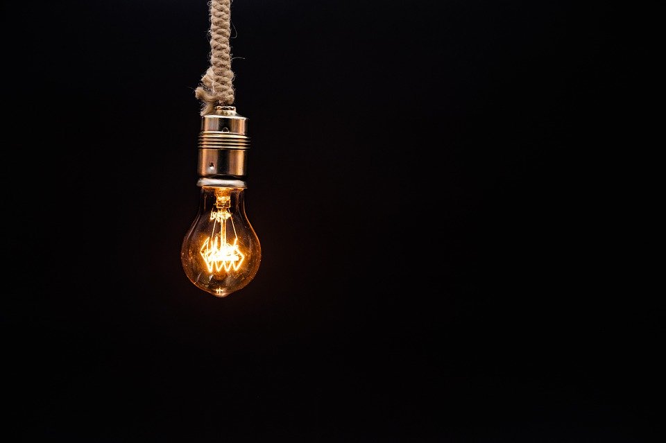Aneel aprova redução de 0,5% na conta de luz na Bahia