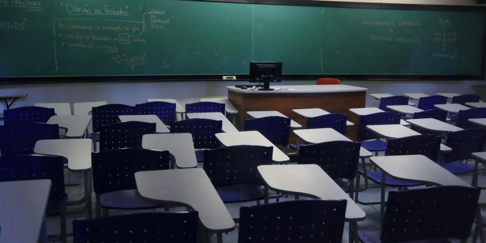 Escola estadual de Salvador suspende aulas após surto de casos da covid-19