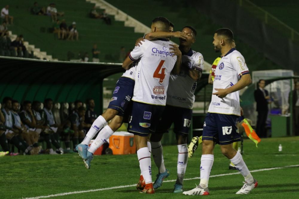 Com gols de Ignácio e Raí, Bahia vence o Guarani no Brinco de Ouro