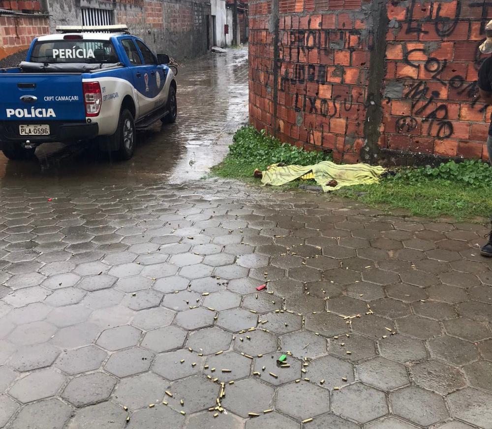 Jovem de 22 anos é morto a tiros em Barra do Pojuca