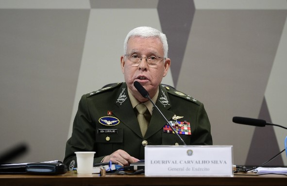 Bolsonaro nomeia n° 2 do Exército como ministro do STM