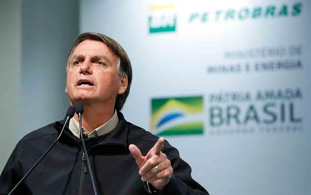 Após redução na gasolina, Bolsonaro chama Petrobras de “fantástica” 