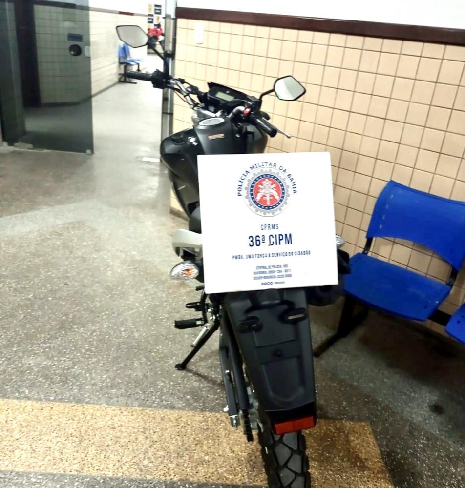 PM recupera em Mata de São João motocicleta e celular roubados em Dias d’Ávila 