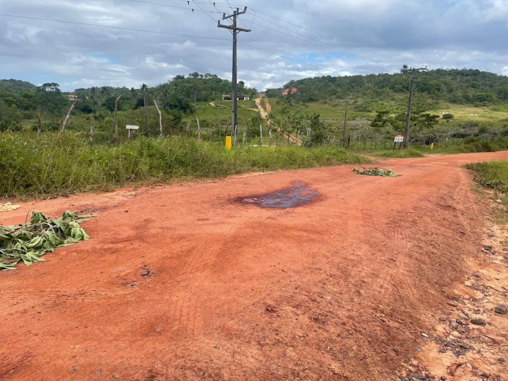 Corpo de entregador de pizza é encontrado com marcas de tiros em Mata de São João 