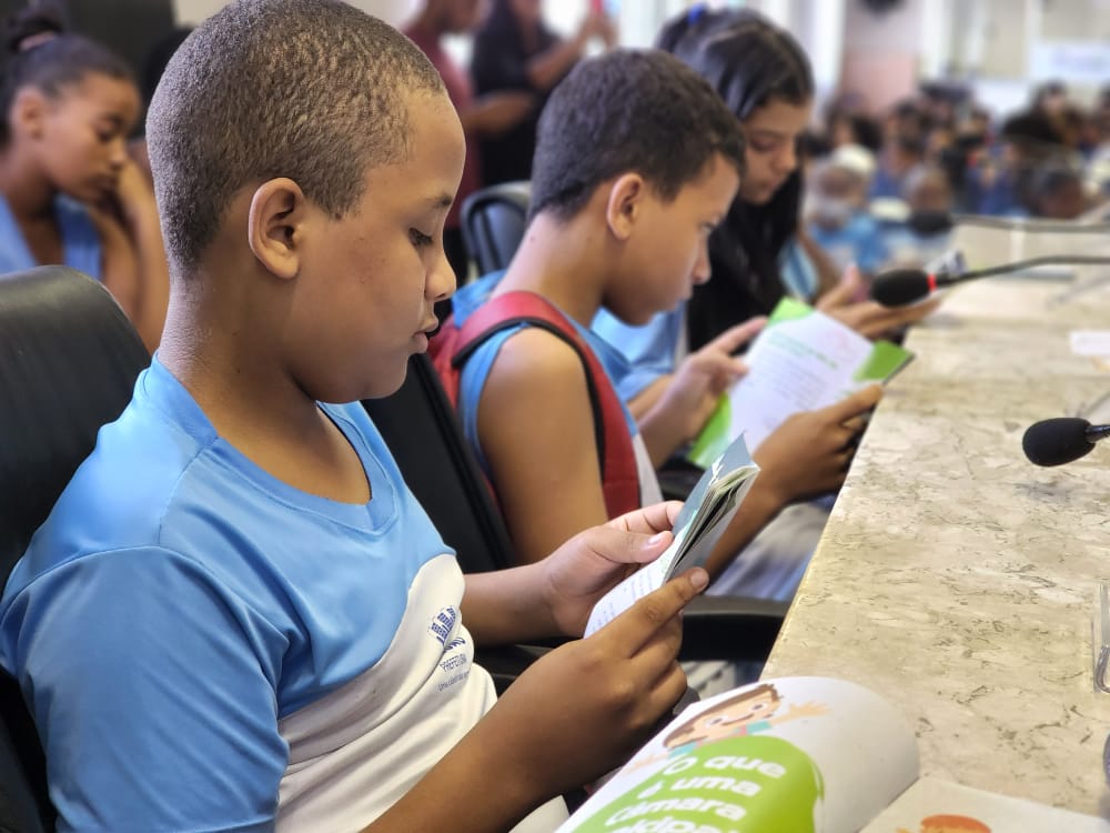 Com Plenário lotado, Câmara Matense lança Educâmara