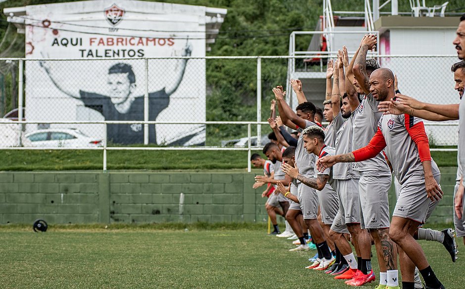Lateral do Vitória, Alemão define jogo contra o Mirassol: 'É uma final'