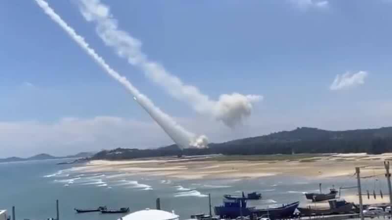 China dispara mísseis e munição real ao redor de Taiwan