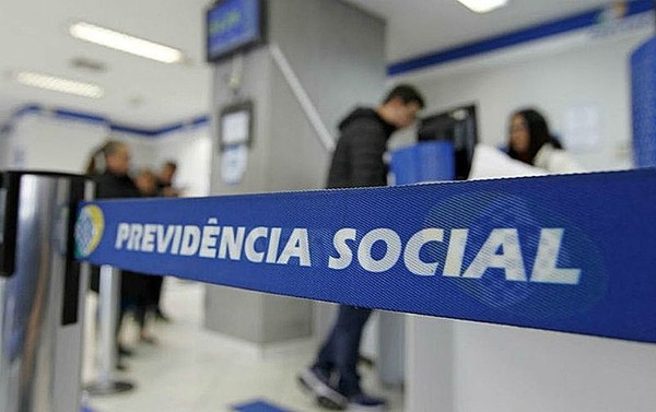 Médico perito é preso acusado de comandar fraudes ao INSS na Bahia