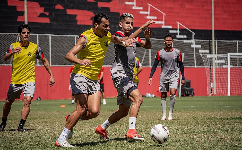 Com Rafinha, Vitória fecha preparação em Salvador para enfrentar o Mirassol