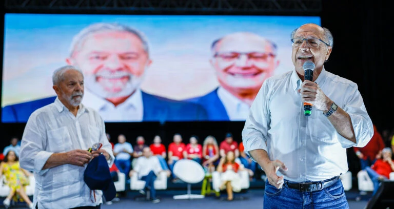 Chapa Lula-Alckmin registra a candidatura ao Planalto no TSE